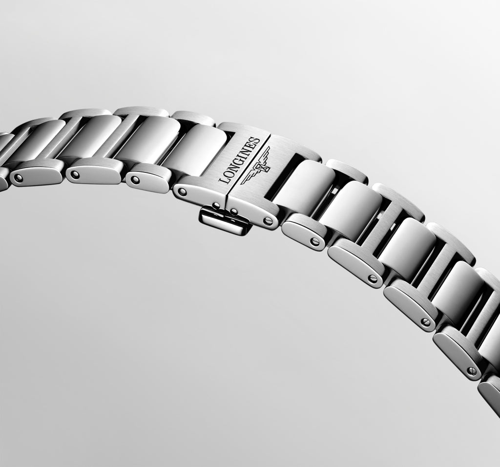 Longines Conquest L3.860.4.92.6 detail