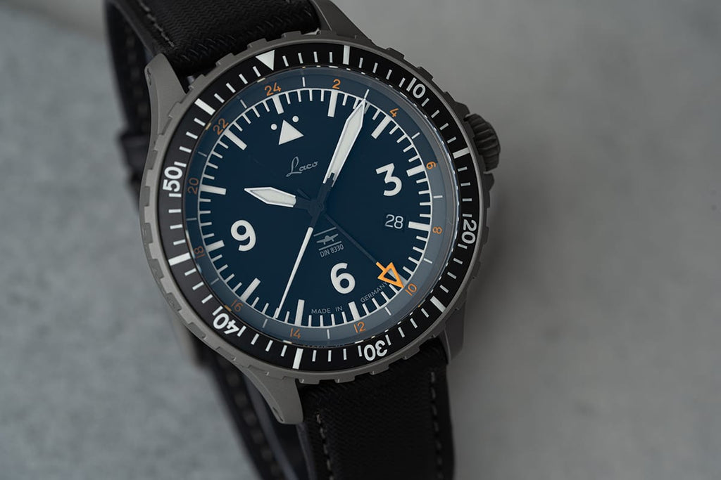 Laco Hamburg GMT DIN 8330 - ambiance 1