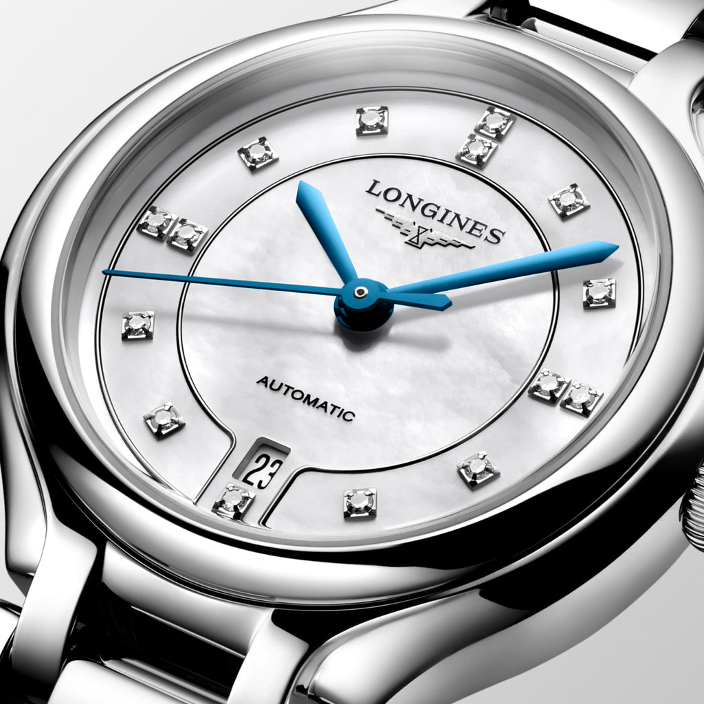 Longines PrimaLuna L8.123.4.87.6 detail