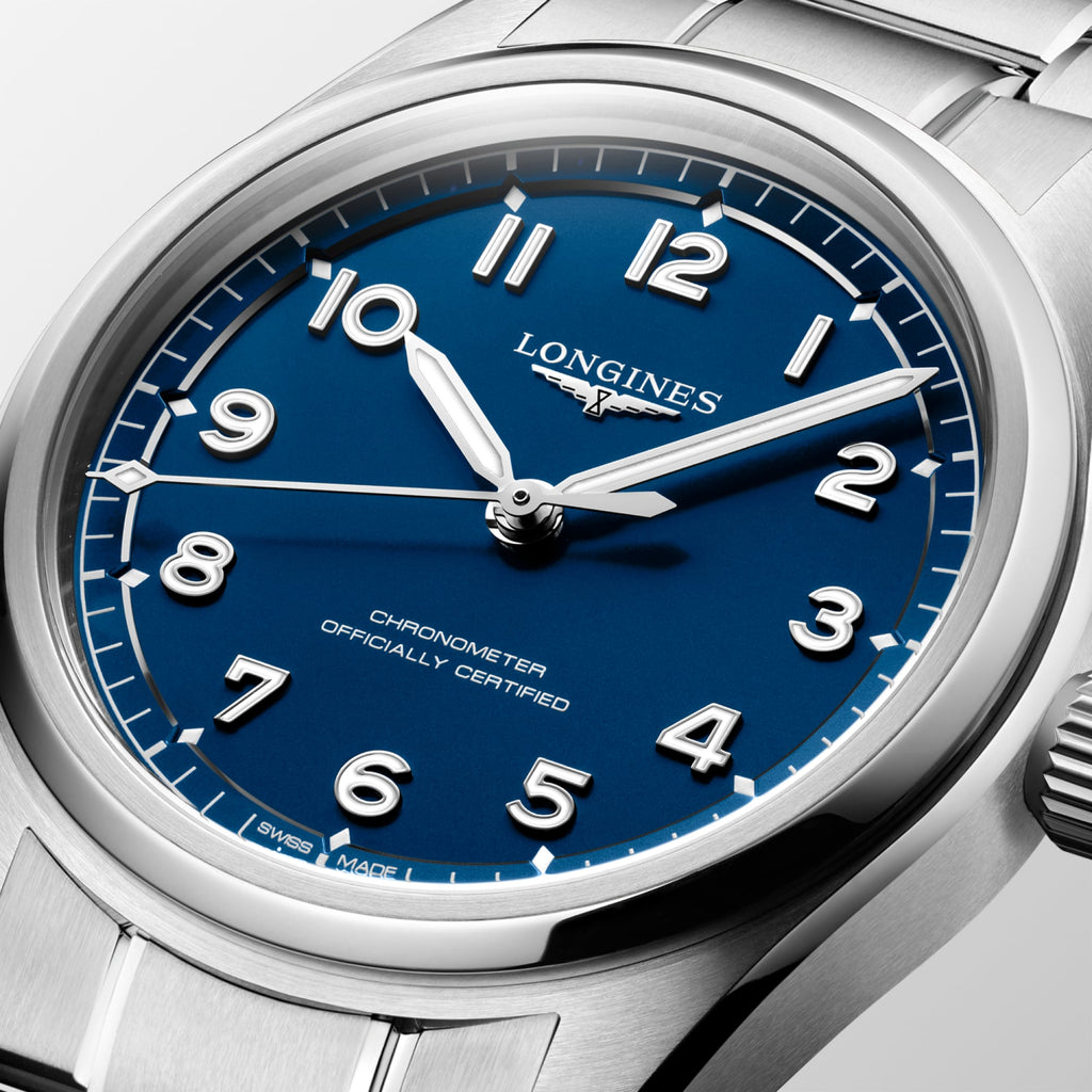 Longines Spirit Pilot L3.809.4.93.6 detail